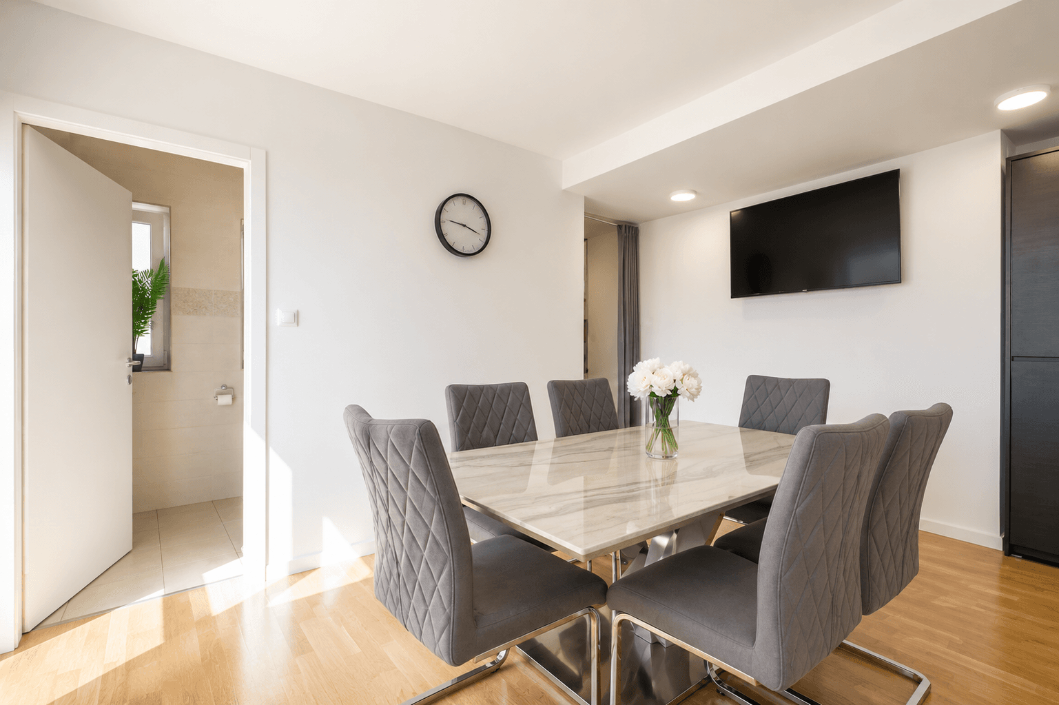 ZAGREB – CENTAR, AMRUŠEVA | ŠESTEROSOBAN STAN 129 m² | TERASA | LIFT